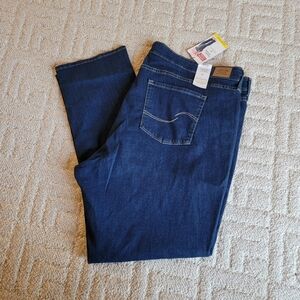 Women's Levi Strauss Signature Mid Rise Straight Jeans NWT Size 28L Dark Wash